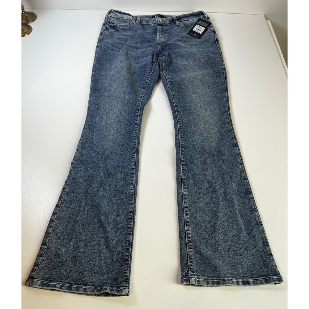 True Religion Becca‎ Bootcut Jeans Women's W30 Acid Wash Blue Denim Pants NWT